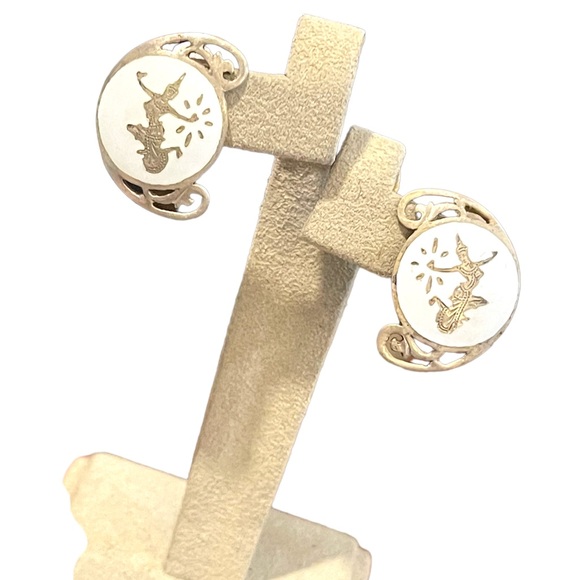 Vintage sterling silver 925 Siam Thai goddess white enamel clip on earrings - Picture 7 of 10